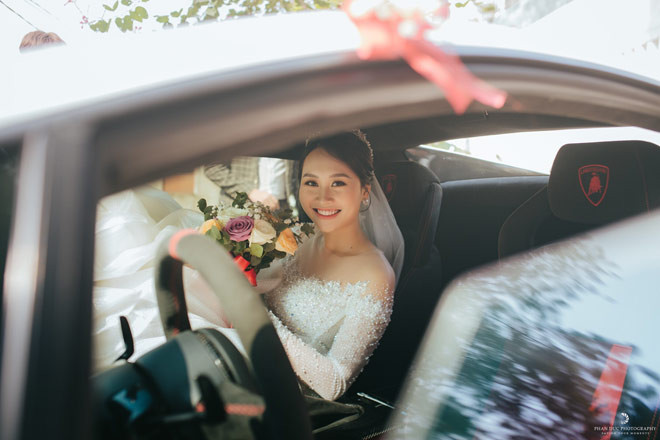 A khoi DH Kinh te Quoc dan gay chu y boi dam cuoi xa hoa-Hinh-5