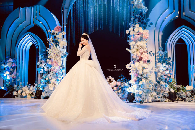 A khoi DH Kinh te Quoc dan gay chu y boi dam cuoi xa hoa-Hinh-10