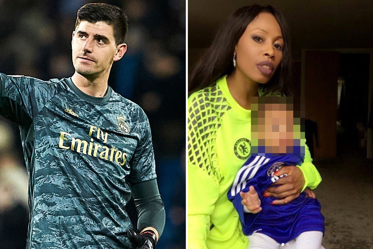 Trong cùng năm, cầu thủ này tiếp tục bị "bóc phốt" chuyện có con ngoài giá thú với hàng xóm của bạn gái cũ, nhà thiết kế thời trang tên Elsa Izac. Courtois không thừa nhận cậu con trai Enzo mà Elsa tuyên bố là con anh.