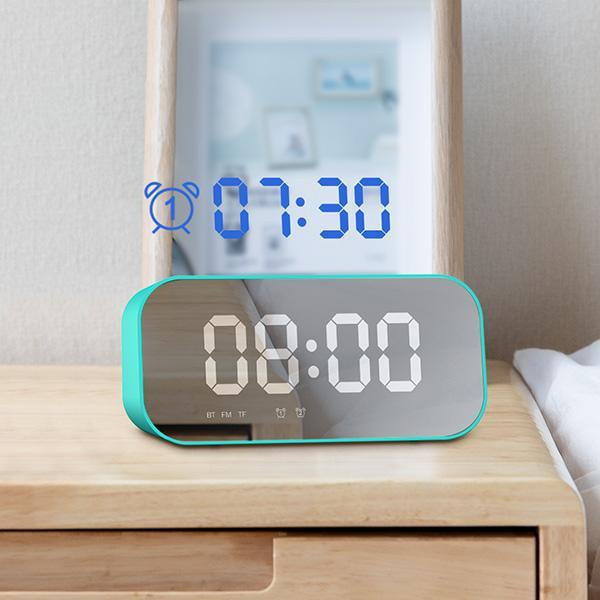 Loa bluetooth 5.0 giảm còn 189.000 đồng tại Tiki. Thiết bị sở hữu hệ thống âm thanh sống động, màng loa 40 mm với cấu hình Bluetooth đảm bảo khoảng cách kết nối ổn định 10 m. Sản phẩm ghi điểm với các tín đồ hi-tech bởi kiểu dáng góc bo 85 độ hiện đại, 2 chế độ báo thức thông minh và màn hình LED mặt gương tiện lợi.