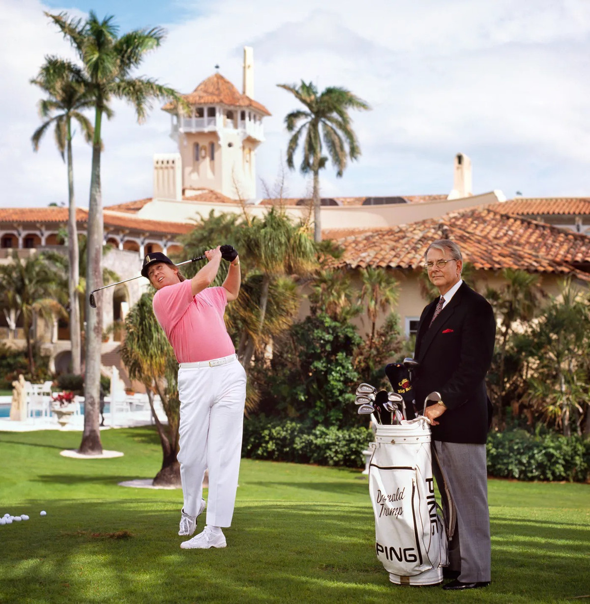Câu lạc bộ Mar-a-Lago từng đón tiếp nhiều vị khách nổi tiếng như cựu Thủ tướng Nhật Bản Abe Shinzo, tổ chức buổi hòa nhạc của Billy Joel và Celine Dion. Michael Jackson và Lisa Marie Presley cũng từng hưởng tuần trăng mật tại khu nghỉ mát này. Ảnh: Art Streiber.