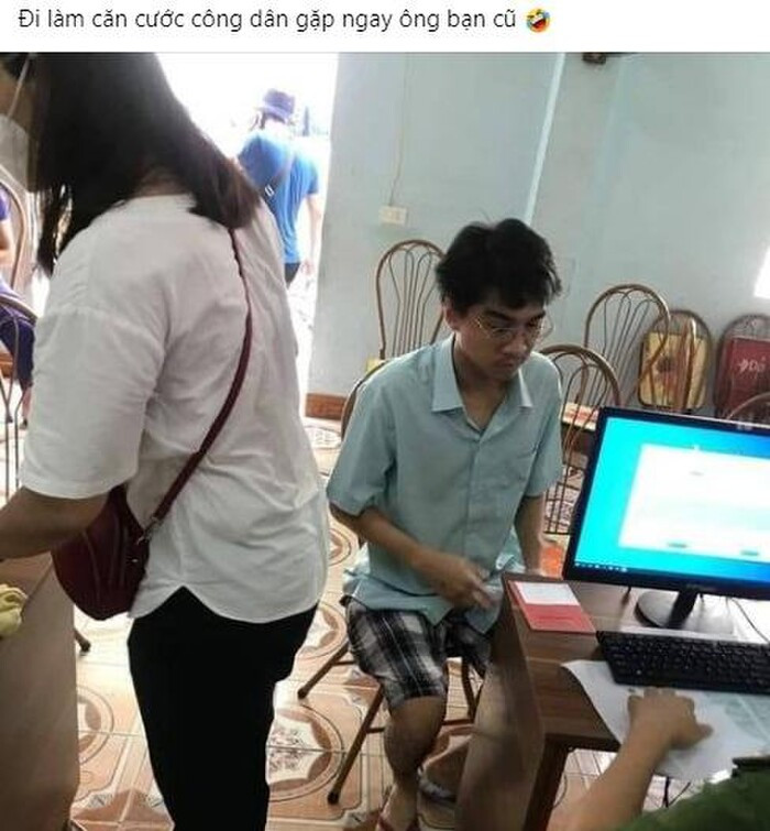 PewPew lo dien mao tieu tuy khi di lam can cuoc cong dan