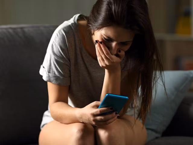 Tôi bất ngờ phát hiện ra bí mật chấn động chồng giấu trong suốt 4 năm Toi bat ngo phat hien ra bi mat chan dong chong giau trong suot 4 nam