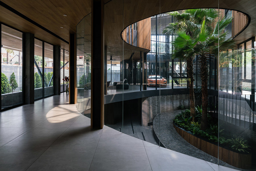 Me man biet thu co cho dau sieu xe ngay phong khach o TP.HCM-Hinh-6