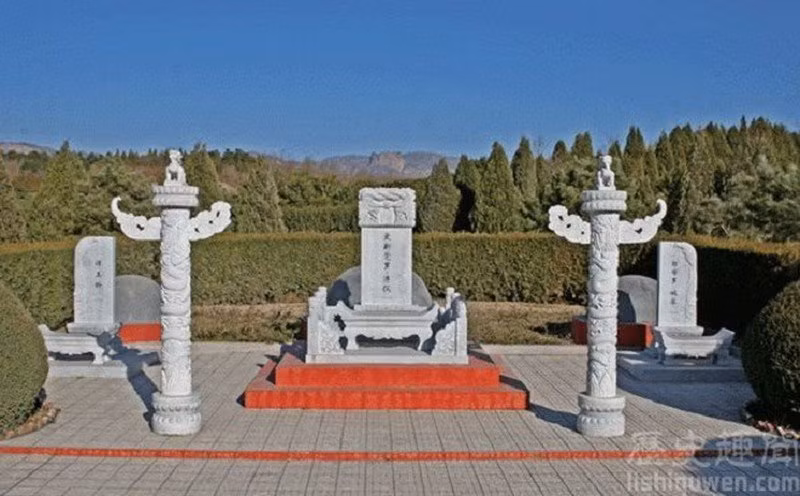 3 chu bi an ma Pho Nghi truoc khi mat da lien tuc nhac-Hinh-2