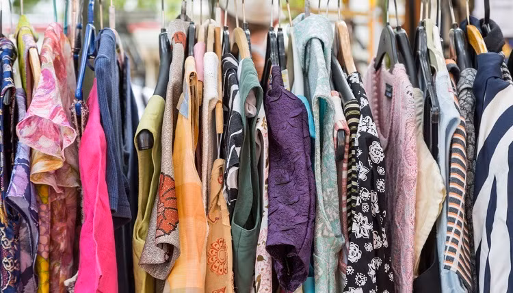 Co gai tre cat bang dai hoc di buon, sau 3 nam mua nha Ha Noi