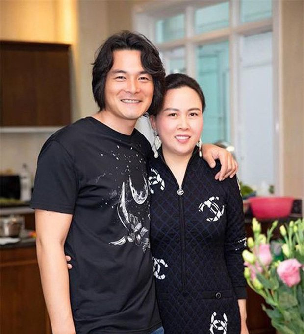 Quach Ngoc Ngoan khoe anh dua con gai di boi-Hinh-2