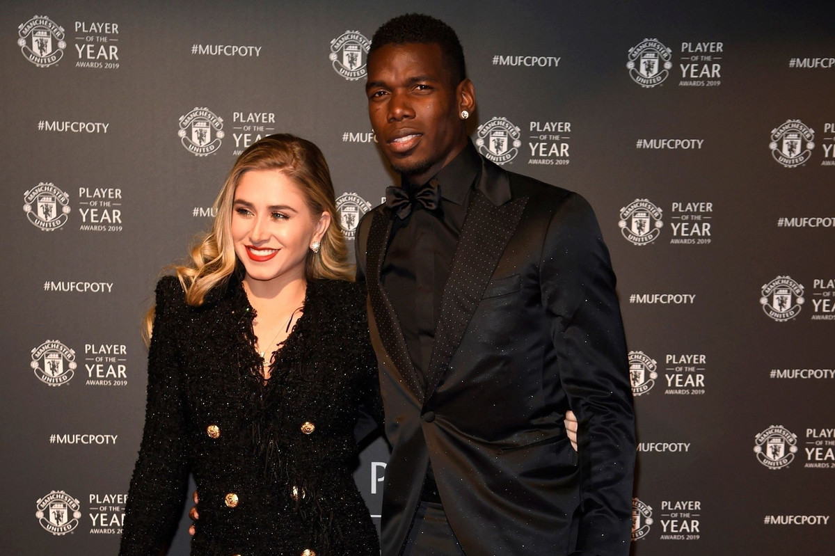  Maria Zulay Salaues hẹn hò tiền vệ tuyển Pháp Paul Pogba từ năm 2017 sau khi Pogba gặp chấn thương và phải tới Mỹ điều trị. Họ gặp nhau tại quán bar và nhanh chóng thành đôi. Cô sinh ra ở Bolivia, từng theo học ngành Quản trị kinh doanh tại Đại học Bolivia, sau đó sang Mỹ phát triển sự nghiệp làm mẫu vào năm 2013. Ảnh: The Guardian.