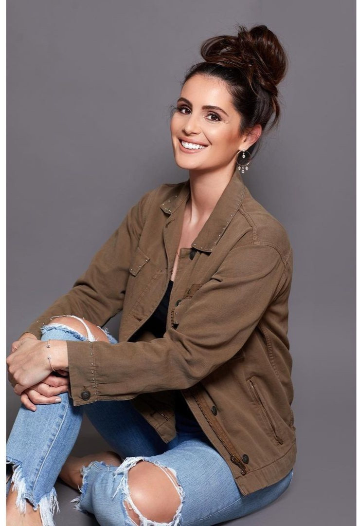  Marine thuộc mẫu người không thích chia sẻ nhiều về đời tư. Cô tập trung chăm sóc gia đình và việc kinh doanh riêng. Khán giả cũng đã quen thuộc với hình ảnh Marine có mặt tại sân để cổ vũ cho mọi trận bóng lớn nhỏ của chồng. Ảnh: @marinelloris.