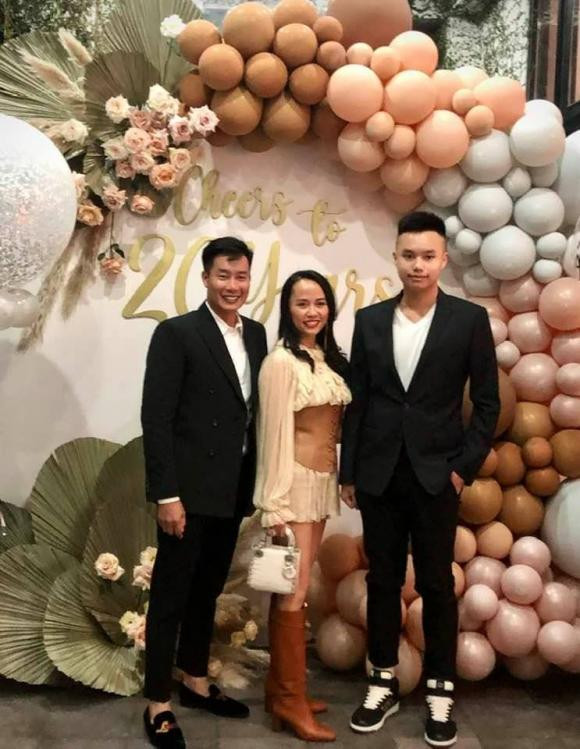 Con trai BTV Hoa Thanh Tung cao lon vuot ca bo me-Hinh-6