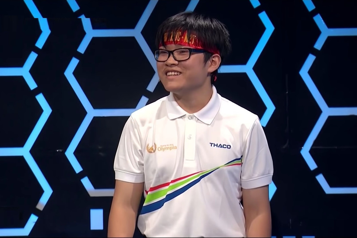 Năm 2017, Hoàng Đức Thuận (sinh năm 2000) đại diện trường THPT chuyên Hùng Vương, Phú Thọ dự thi Olympia và vào tới trận quý II. Cậu ghi được 370 điểm ở cuộc thi tháng, thành tích top 2 của năm đó. Tại kỳ thi THPT quốc gia 2018, Thuận là người duy nhất đạt điểm 10 môn Toán ở tỉnh Phú Thọ, đạt tổng 28,25 điểm khối A và trở thành thủ khoa ĐH Dược Hà Nội. Trước đó, chàng trai từng giành giải nhất môn Toán cấp tỉnh lớp 12, giải nhất cuộc thi Toán Hà Nội mở rộng HOMC năm lớp 10.