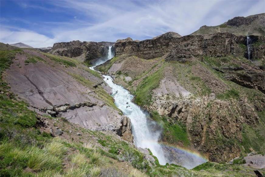 San Clemente, Chile: Thị trấn nhỏ Andean đã ghi nhận nhiều trường hợp trông thấy UFO và thậm chí nó còn được gọi với cái tên "thủ đô UFO của thế giới". Nơi đây cũng là địa điểm đặt 2 đài quan sát hiện đại nhất thế giới.