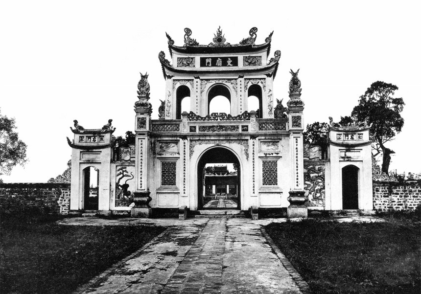 Cổng Văn Miếu, Hà Nội.