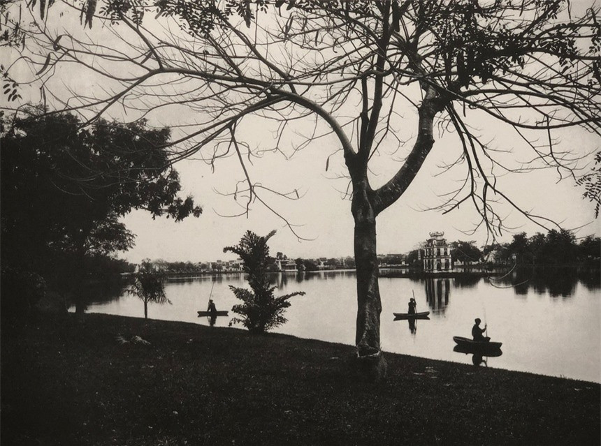 Hồ Hoàn Kiếm, Hà Nội. 