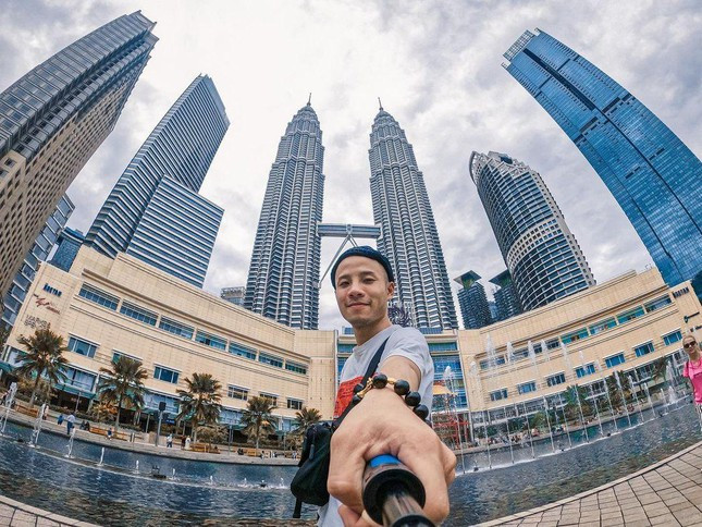 Bằng đam mê và nhiệt huyết, Tuấn Ninh đã có trong mình những thành công nhất định trong nghề. Anh chàng từng đạt giải nhì VTV Got Talent - Top 12 phim ngắn xuất sắc MyDream VTV6 2018; Phim ngắn xuất sắc, quay phim xuất sắc tại cuộc thi làm phim không chuyên cho học sinh sinh viên do TPD tổ chức năm 2017.