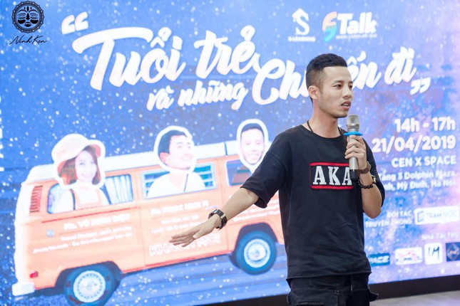 Mặc dù đã “an cư lạc nghiệp” tại thủ đô, nhưng Tuấn Ninh vẫn quyết định trở về quê hương Yên Bái của mình để thực hiện những hoài bão cao cả. Chính công việc phóng viên là cơ duyên để Tuấn Ninh được đi nhiều nơi và trải nghiệm những đặc sắc về con người, văn hóa mỗi vùng miền. Anh chàng phần nào thấm thía được nỗi vất vả, gian truân của người dân dân tộc thiểu số. Điều ấy thôi thúc Tuấn Ninh phải làm một điều ý nghĩa cho cuộc sống, anh chàng quan niệm: “Hạnh phúc là cho đi và thành công là không để lại ai phía sau”.