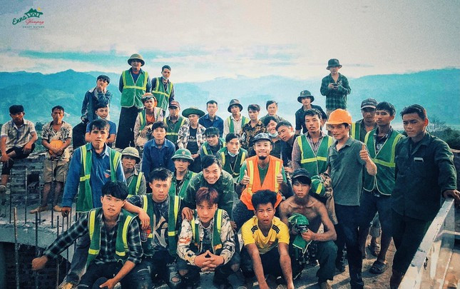 Từ khu du lịch trà cổ thụ, Tuấn Ninh và những người bạn hy vọng có thể tạo ra cơ hội việc làm và thu nhập cho người dân nơi đây. Đó cũng là lý do chàng trai yêu mảnh đất này đến vậy.