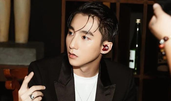 rước đây, nếu tra thông tin về chiều cao của Sơn Tùng M-TP trên Google sẽ cho ra khá nhiều kết quả. Khi là 1m68, lúc lại là 1m66 nhưng con số 1m70 vẫn là phổ biến nhất.