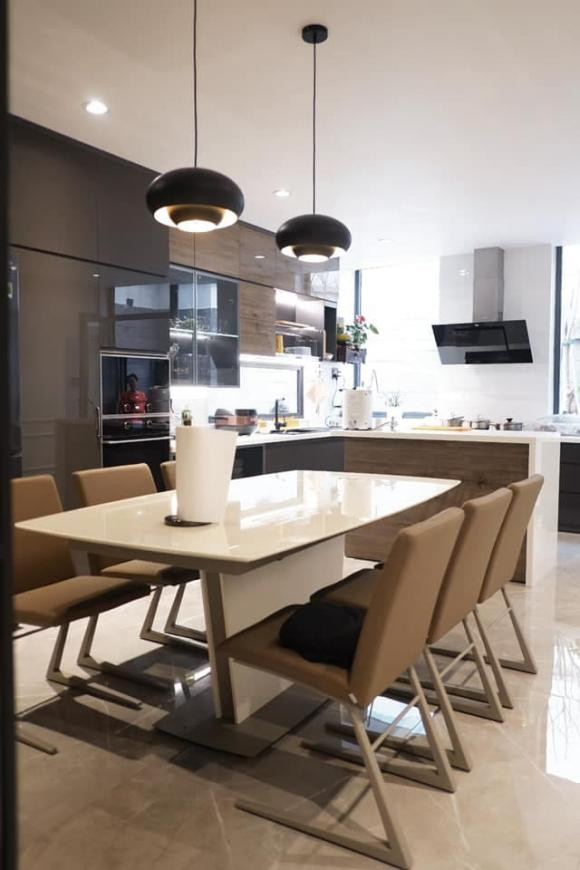 Bảo Anh khoe cơ ngợi dành tặng cho mẹ ruột - Hình 3 Bao Anh khoe co ngoi danh tang cho me ruot-Hinh-3