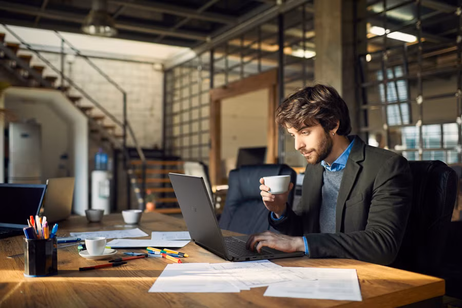 Đại diện Acer cho biết sẽ giới thiệu mẫu Aspire 7 2021 vào tuần sau, giá dự kiến khoảng 18-19 triệu đồng. Máy có màn hình 15,6 inch, độ phân giải Full HD, tấm nền IPS. Bên cạnh đó, thiết bị còn sở hữu công nghệ Color Intelligence và ExaColor, giúp mang đến hình ảnh với độ chính xác cao hơn. Ảnh: Acer.