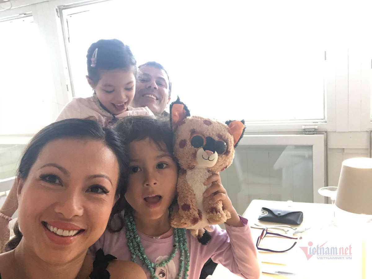 Hoa hau Ngo My Uyen lay chong giao su Italy gio ra sao?-Hinh-5