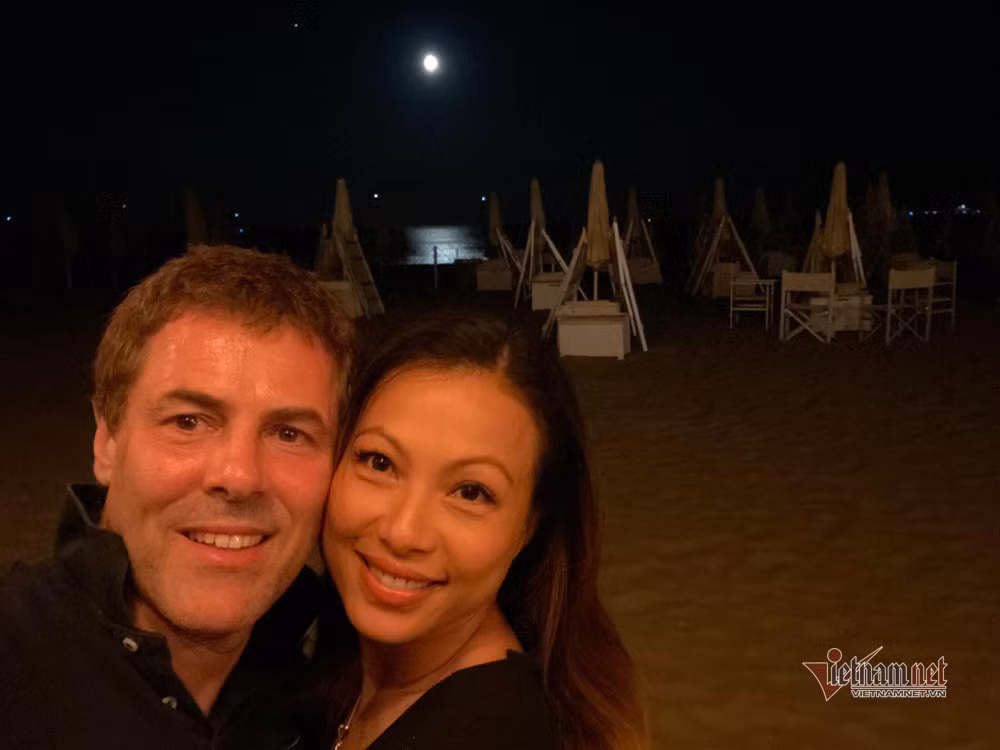 Hoa hau Ngo My Uyen lay chong giao su Italy gio ra sao?