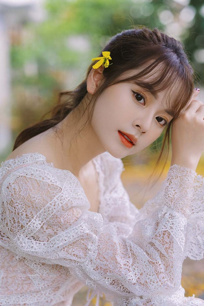 Ve dep dong long nguoi cua nu sinh Tai chinh ben hoa muong hoang yen-Hinh-7