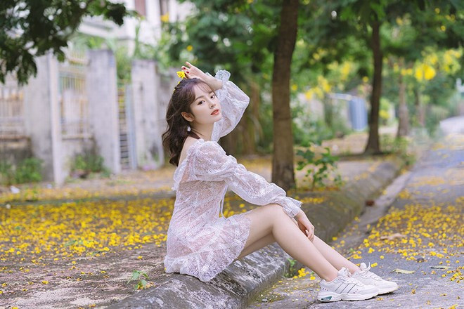 Ve dep dong long nguoi cua nu sinh Tai chinh ben hoa muong hoang yen-Hinh-13