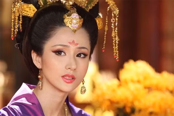 My nhan xuat than ca ky, co chong roi van khien Hoang de me miet-Hinh-3