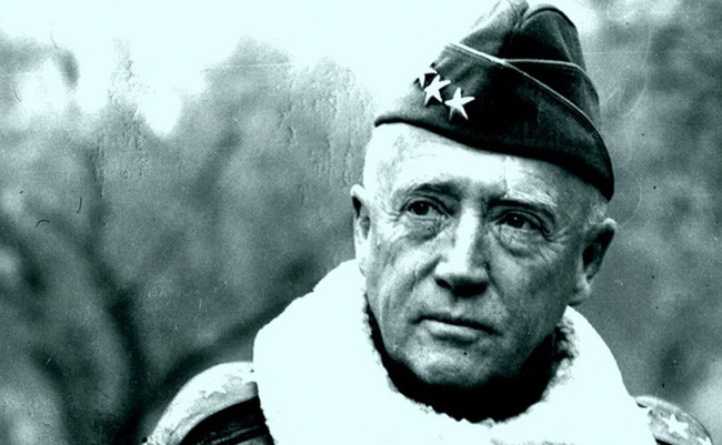 Vị tướng lệnh cho tất cả sĩ quan cùng đào 1 cái rãnh? Vi tuong lenh cho tat ca si quan cung dao 1 cai ranh?