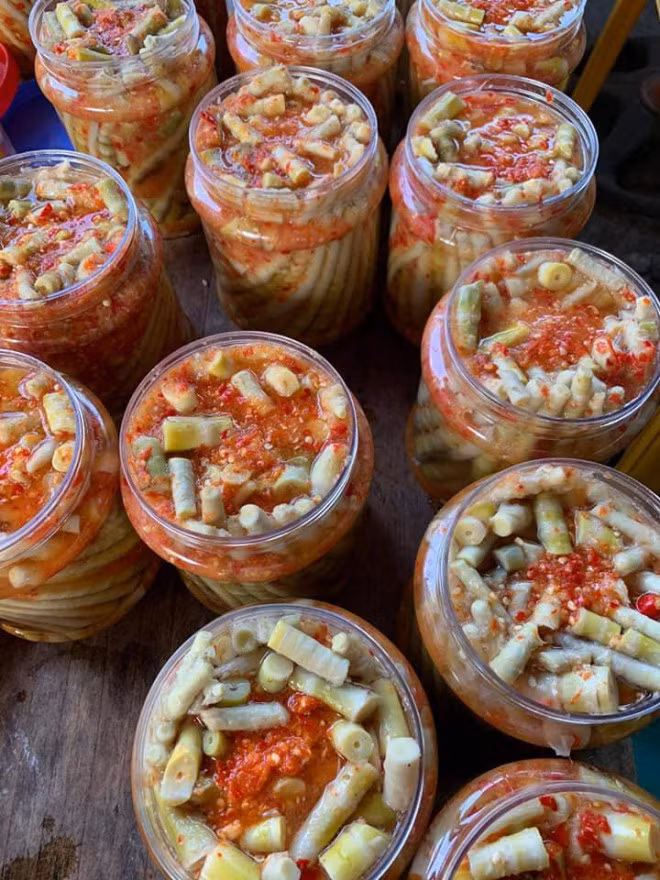 Dac san mang truc Yen Tu vao mua, cac ba noi tro thi nhau dat mua-Hinh-5