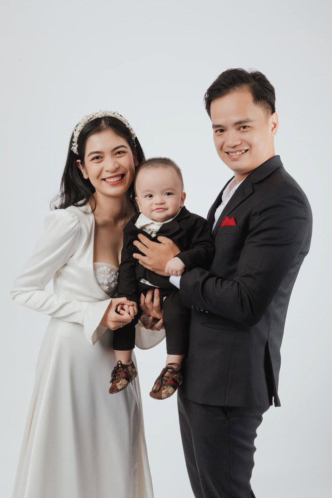 Đi du lịch xả stress, cô gái hốt được chàng cơ trưởng điển trai - Hình 7 Di du lich xa stress, co gai hot duoc chang co truong dien trai-Hinh-7