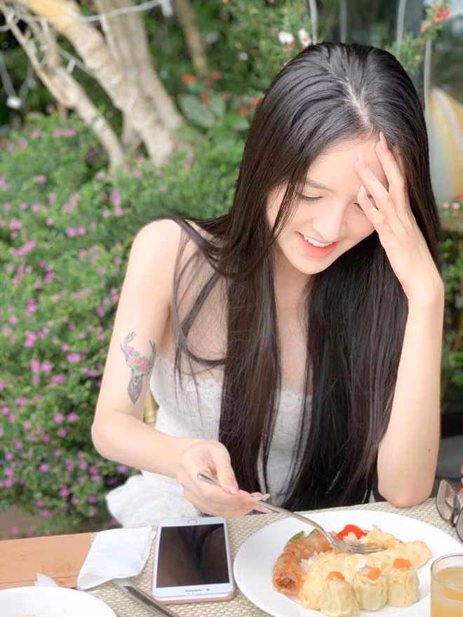 Co gai mat chi chit mun lot xac 180 do, xinh dep nhu thien than-Hinh-7