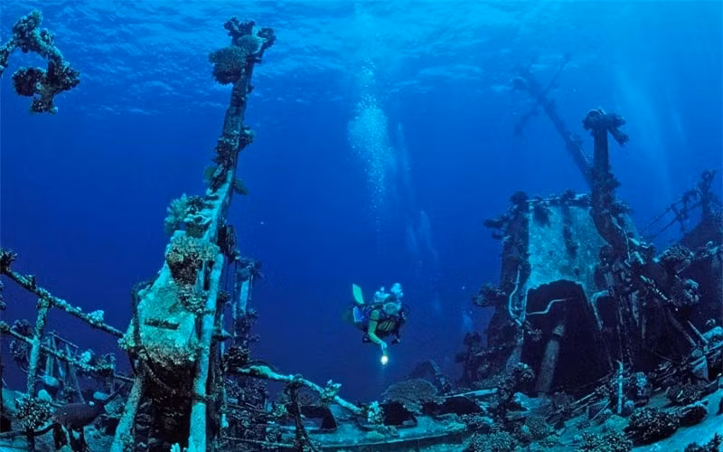 Cận cảnh 10 xác tàu chìm sâu dưới đáy đại dương ảnh 7