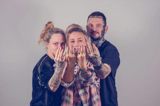 Vợ ngoại tình với "học sinh", chồng mời cả tình địch đến nhà cùng nhau sống - Hình 2 Vo ngoai tinh voi