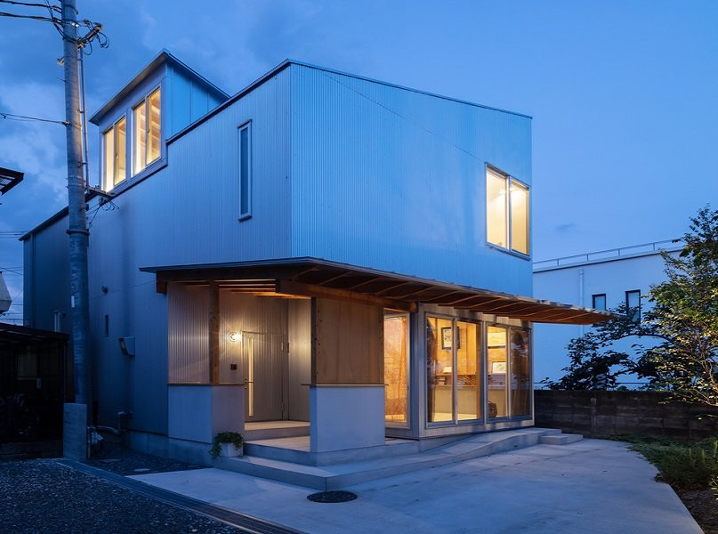 Xây dựng nhà bằng khung thép tiền chế không chỉ đẹp mắt mà còn tiết kiệm, nhanh chóng. Đây sẽ là xu hướng được ưa chuộng trong thập niên tới. 