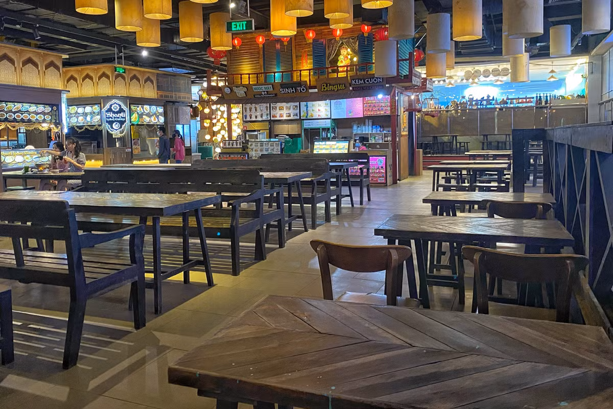 Khu cho duoi long dat o TP.HCM am dam khi mo lai