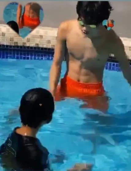 Con trai 10 tuoi cua Truong Ba Chi nghien game-Hinh-2