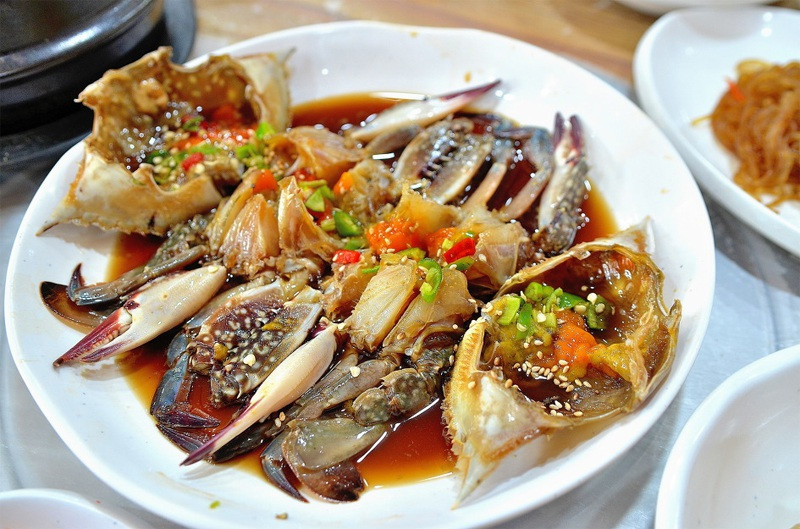 Cua sống ngâm tương: Đặc sản xứ Hàn khiến nhiều du khách "hoảng hồn" Cua song ngam tuong: Dac san xu Han khien nhieu du khach