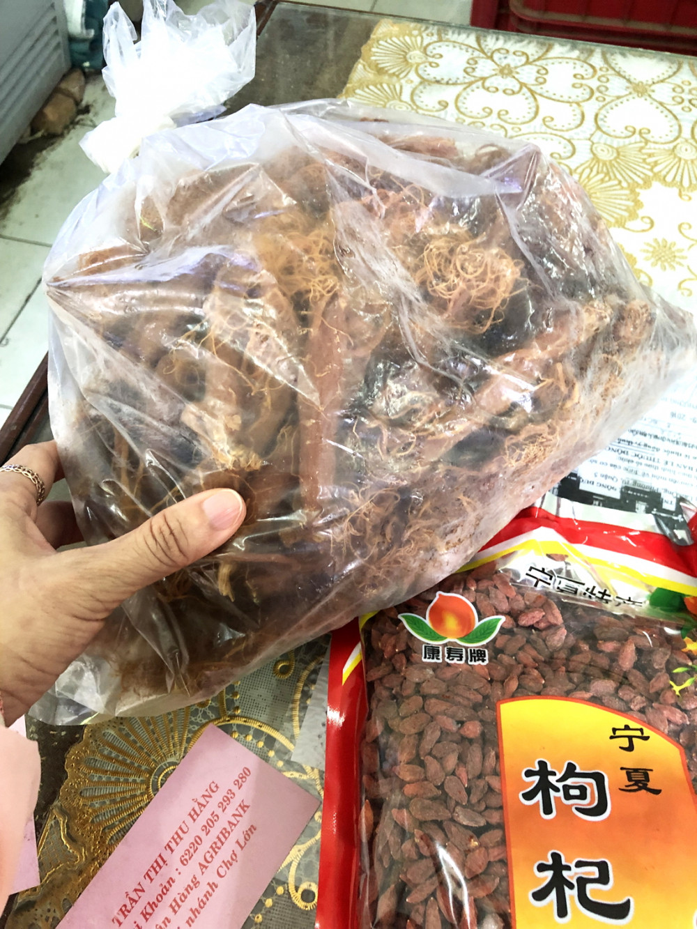 Dua nhau rao ban sam tuoi Han Quoc gia re-Hinh-2