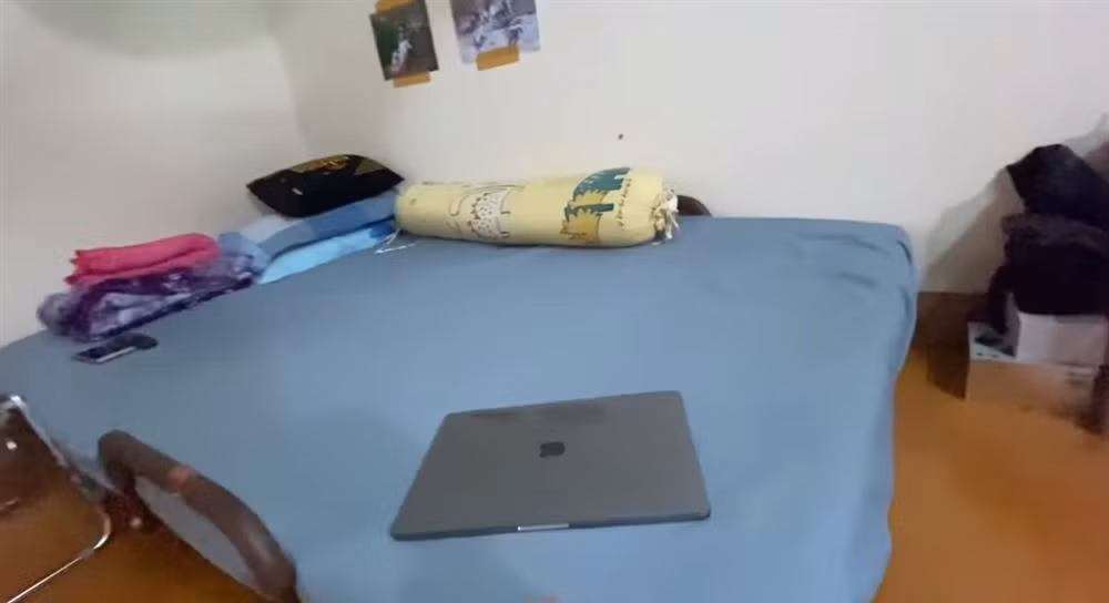 Can canh phong tro cua anh chan bo Soytiet va ban gai-Hinh-4