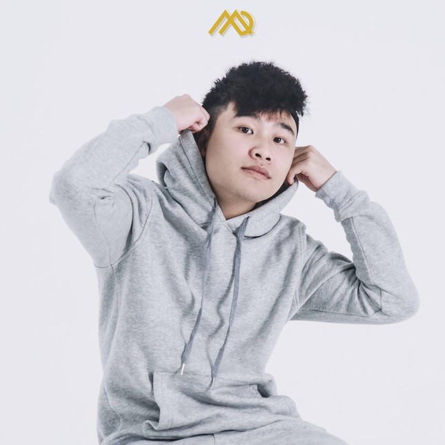 Với những thành công mà mình có được trên nhiều lĩnh vực, Deus Tiến Đạt quả thực là một chàng trai đa tài. Nhờ công việc làm nhạc, sáng tác, đóng phim và sản xuất content, tới giờ thu nhập của 9X đã rất ổn định. Đây cũng là động lực giúp chàng trai đa tài có điều kiện để theo đuổi đam mê và khám phá bản thân trong nhiều lĩnh vực khác.