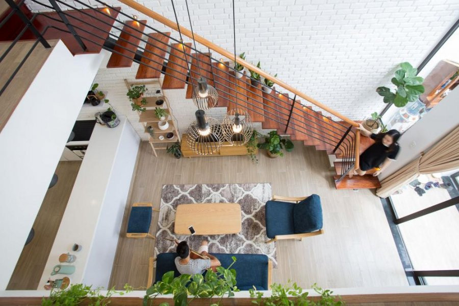 Can nha ong 2 tang voi khoang vuon xanh mat khien ai cung me man-Hinh-2