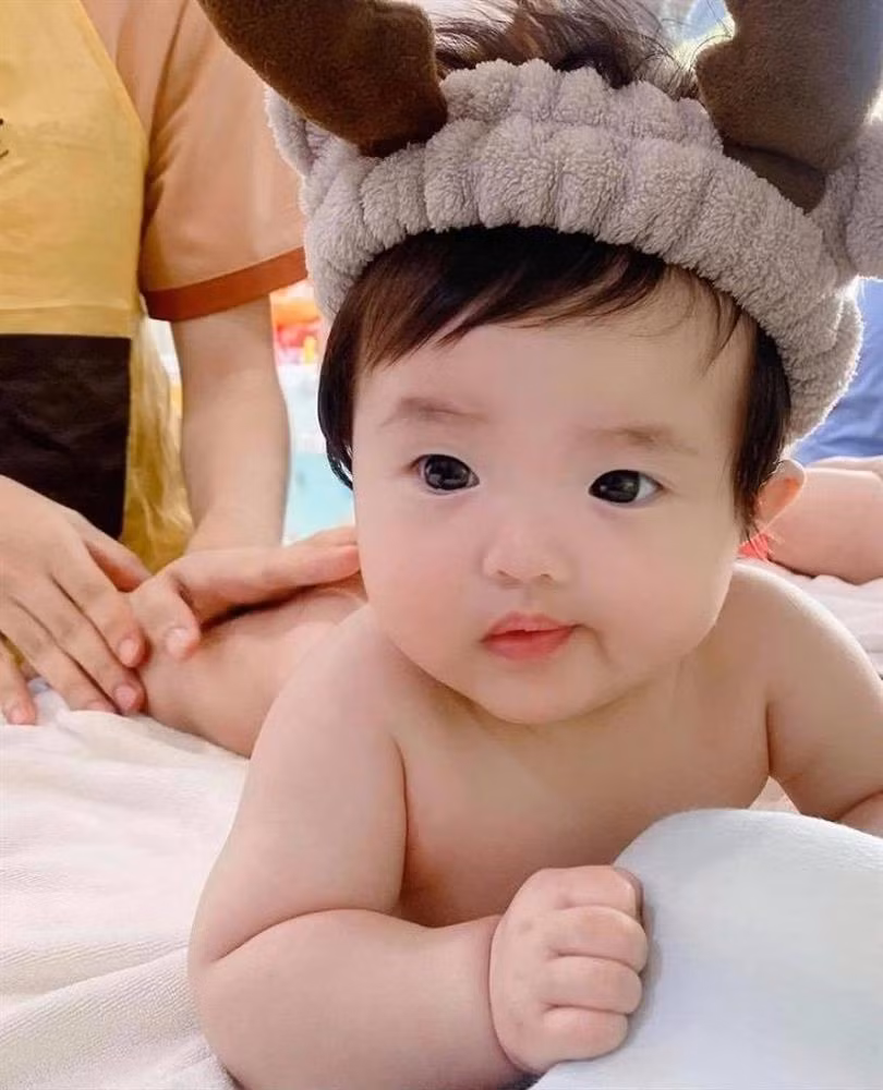 Xiu up xiu down voi loat bieu cam cua con gai Dong Nhi-Hinh-6