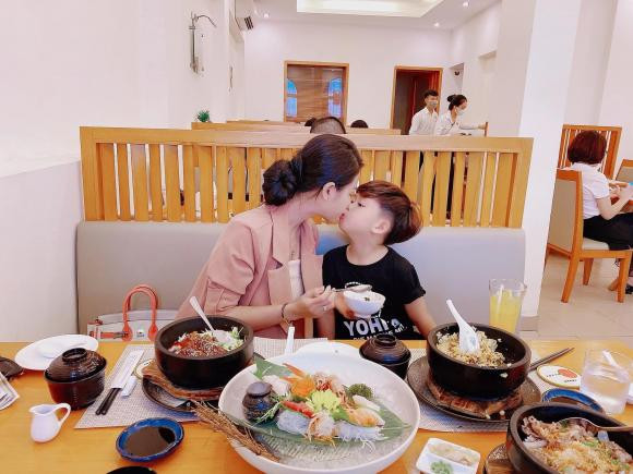 Luong Thu Trang thay co loi khi khong cho con duoc mot gia dinh hoan hao-Hinh-4