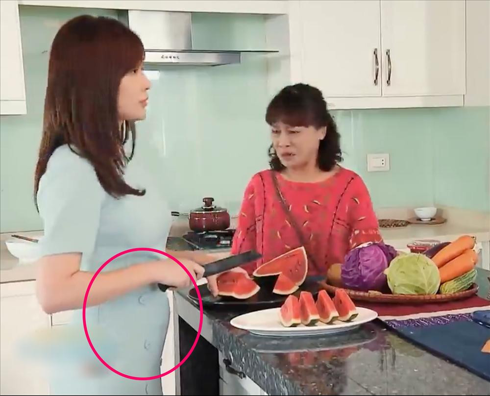 Xuất hiện khắc tinh mới của Phương Oanh "Hương Vị Tình Thân" - Hình 2 Xuat hien khac tinh moi cua Phuong Oanh