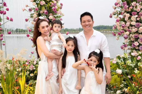 Doan Di Bang bi mia lay chong giau chi an voi de