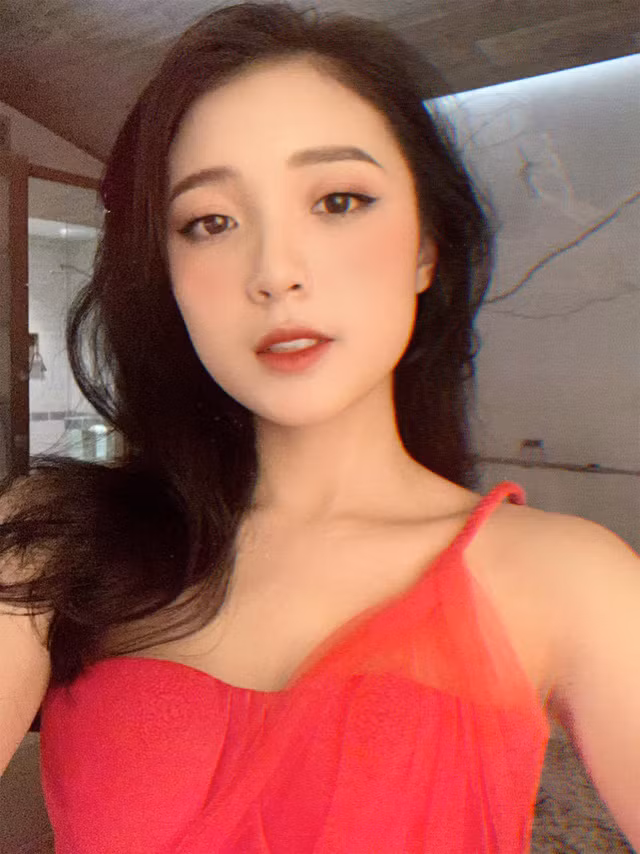 Nu MC hot nhat Lien Quan Mobile bi don yeu Pho Giam doc Garena-Hinh-8