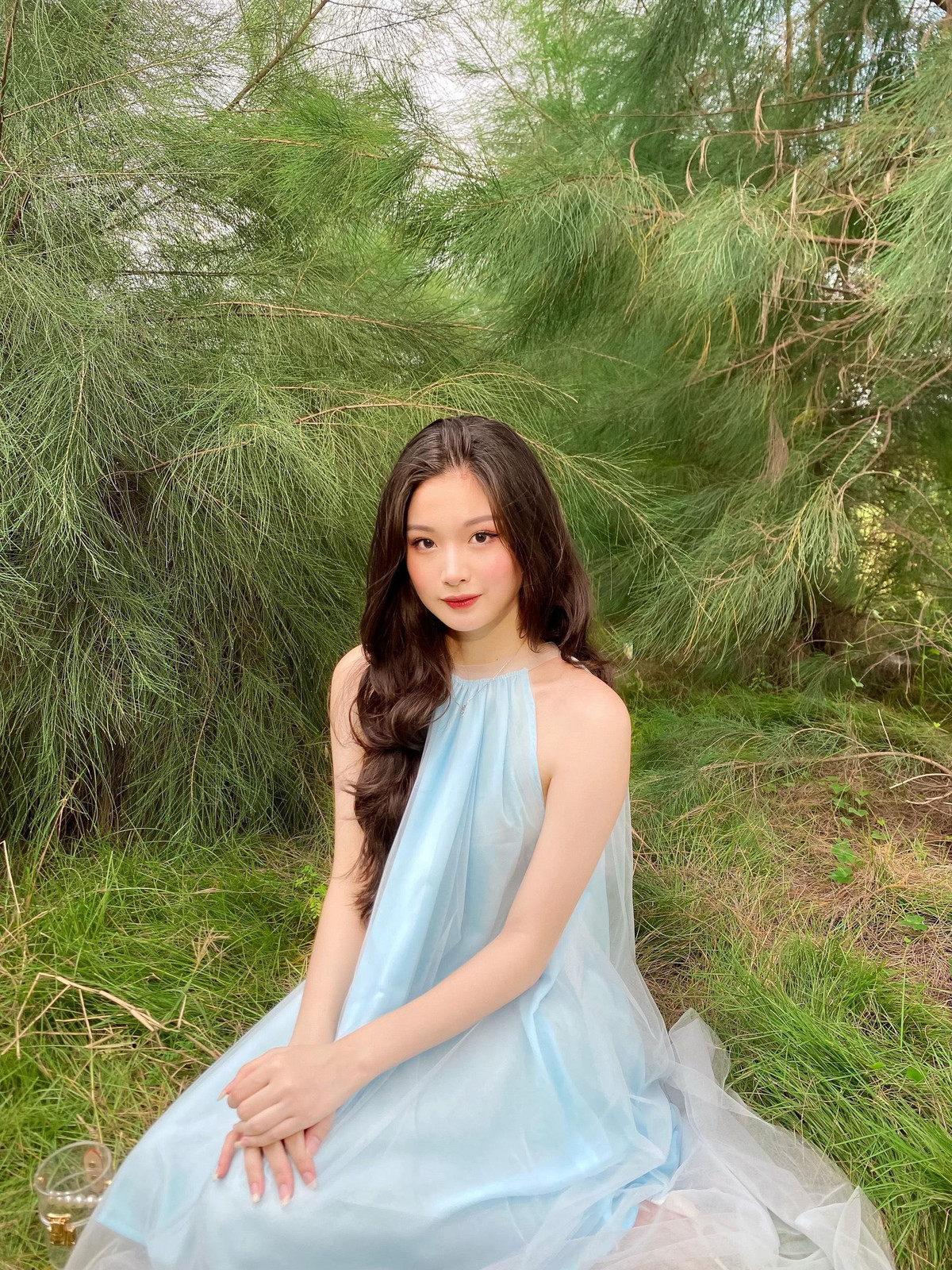 Sắp tới, Diệu Anh sẽ làm thủ tục nhập học và trở thành tân sinh viên khóa 41 của Học viện Báo chí và Tuyên truyền. Với vai trò mới, nhiệm vụ mới, cô gái đến từ Hải Phòng rất mong muốn có thể thành công trên hành trình phía trước của mình.