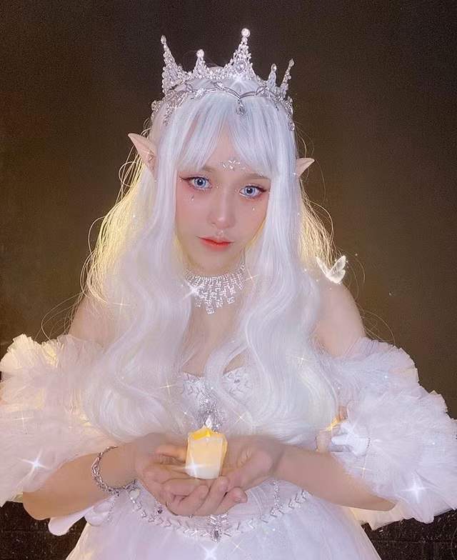 Trà Đặng tên đầy đủ là Đặng Thu Trà sinh năm 1998, hiện đang sống và làm việc tại TP.HCM. Cô thường được gọi là Dancer Tea, thu hút người xem với ngoài xinh đẹp, mắt sâu, dáng mũi cao cùng gu ăn mặc cá tính. Trà Đặng hiện đang có số người theo dõi trên TikTok là 11,5 triệu. 